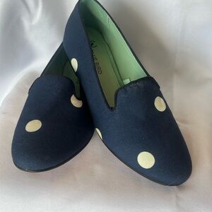 Blue Bird Blue polka dot flats. Size 9B/40. 9 is the size and B means the width